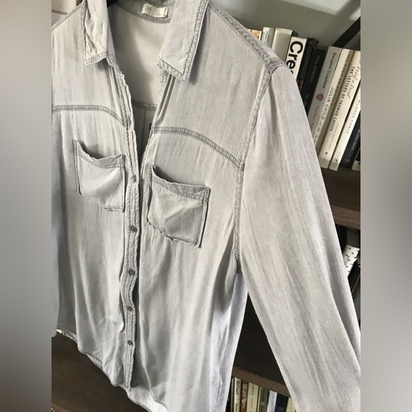 EUC Gentle Fawn Vintage Vibe Light Grey Collared Chambray Shirt S - Picture 7 of 16